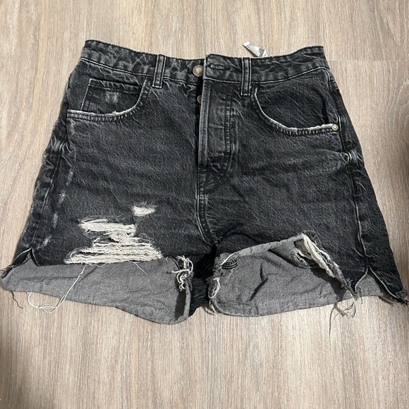 Zara Distressed Shorts - 6 - Picture 1 of 3